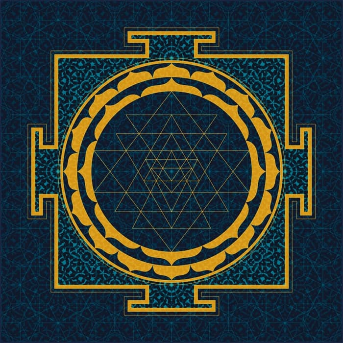 Sri Yantra in Schwarz, Blau und Gold – symbolisiert kosmische Ordnung, Konzentration und spirituelle Klarheit; fördert innere Zentrierung und geistige Tiefe.